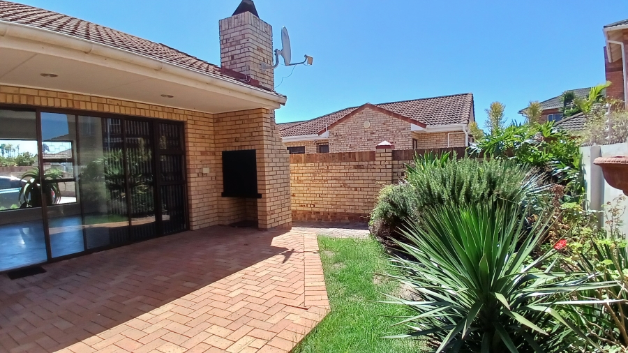 To Let 3 Bedroom Property for Rent in Summerstrand Eastern Cape